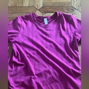 Lululemon long sleeve, size 4, brand new without tag(never worn)